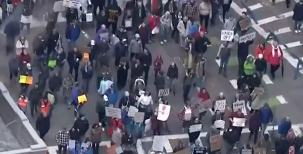 핸즈오프 시위. 사진=유튜브 갈무리