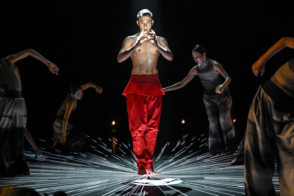 서울시무용단(단장 윤혜정)의 '스피드' 2025년 4월 24일 프레스콜 무대 (사진 = 세종문화회관)