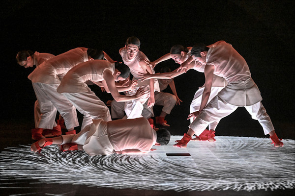 서울시무용단(단장 윤혜정)의 '스피드' 2025년 4월 24일 프레스콜 무대 (사진 = 세종문화회관)