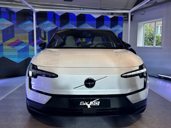 지난 28일 국내에서 최초 공개된 볼보의 순수 전기 SUV EX30. 사진=이코노믹리뷰 DB