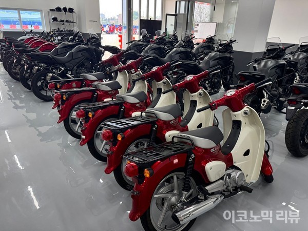 혼다 에듀케이션 센터에 구비된 이륜차. 사진=양정민 이코노믹리뷰 기자