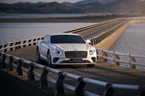 벤틀리 컨티넨탈 GT. 사진=벤틀리모터스