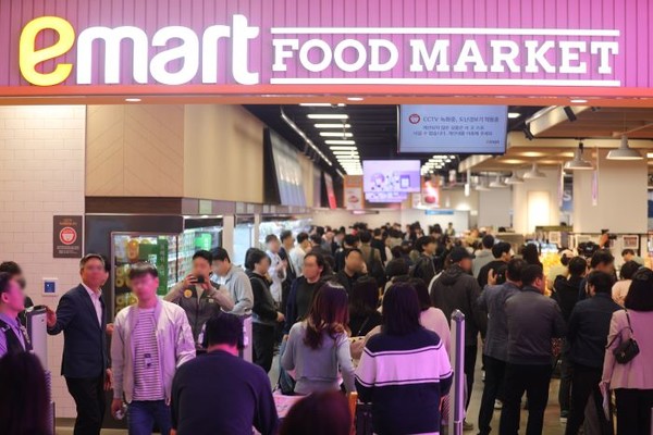 이마트 푸드마켓 고덕점에 입장하는 고객 모습. 사진=이마트