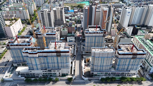 해체공사를 마친 후 지난 1월부터 재시공중인 화정아이파크 (현 광주 센테니얼 아이파크) 현장 전경사진. 사진=HDC현대산업개발