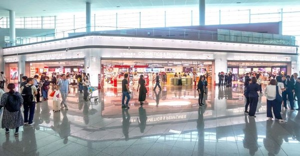 신세계면세점 인천공항 제2터미널점 뷰티매장 전경. 사진=신라면세점