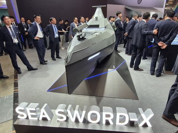 LIG넥스원이 최초 공개한 해검X. 사진=박상준 이코노믹리뷰 기자