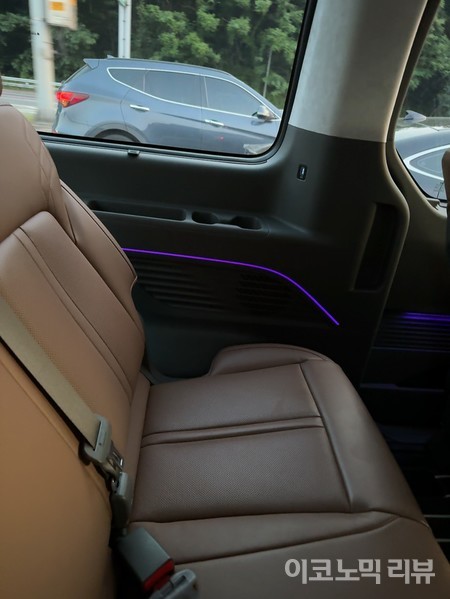 스타리아 라운지 내 나파 가죽이 설치돼 있다. 사진=양정민 이코노믹리뷰 기자