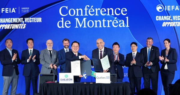 대전시와 캐나다 퀘벡주는 지난 11일(현지시각) 연구혁신 분야 협력에 관한 양해각서를 체결하고 기념촬영을 하고 있다. 출처=대전시