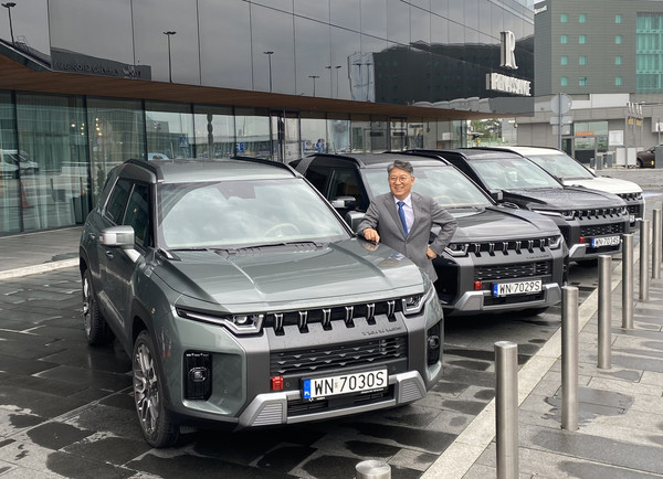 토레스 유럽 론칭 현장에 참석한 곽재선 회장. 사진=KG모빌리티