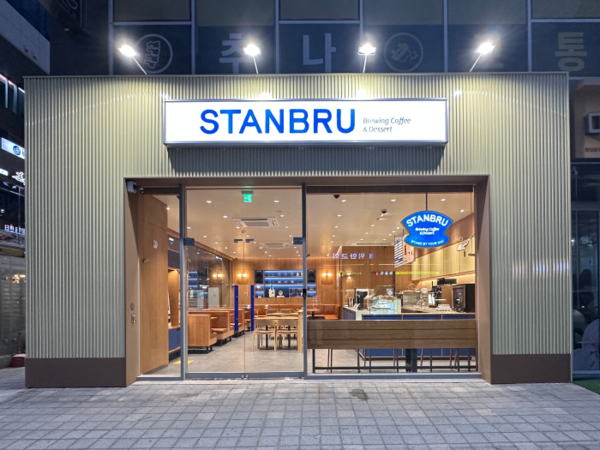 스탠브루 위례점. 사진=롯데GRS
