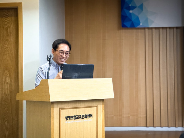 류재광 일본 간다외국어대학 교수가 '일본 치매환자 현황 및 치매정책 동향'을 주제로 발표하고 있다. 사진=박수아 기자