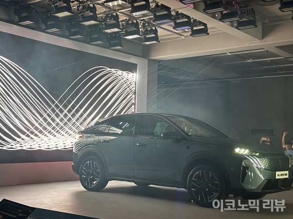 3일 스텔란티스코리아가 푸조 3008 3세대 차량을 출시했다. 사진=양정민 이코노믹리뷰 기자