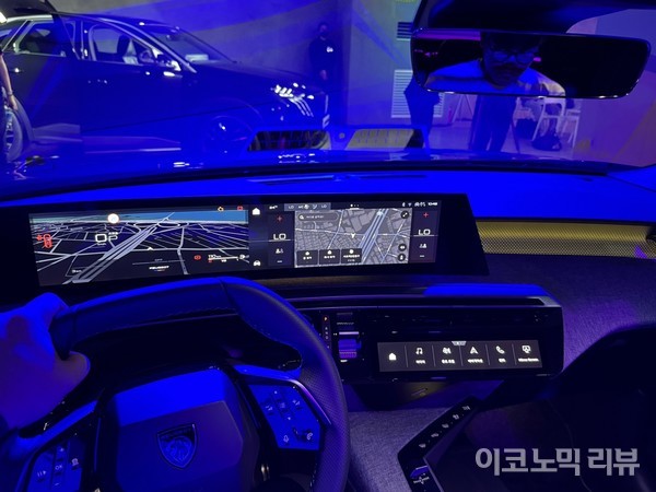 3일 스텔란티스코리아가 푸조 3008 3세대 차량을 출시했다. 푸조 3008 운전자 시야.사진=양정민 이코노믹리뷰 기자