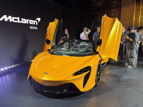 맥라렌 차세대 슈퍼카 ‘아투라 스파이더’. 사진=김효경 이코노믹리뷰 기자