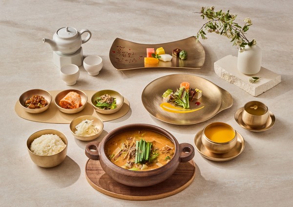 워커힐의 한식당 ‘온달’에서 여름 시즌 한정 선보이는 ‘흑염소탕’