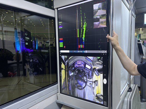 '2025 자율주행모빌리티산업전'에 마련된 판타G버스의 자율주행 시스템. 사진=이코노믹리뷰 김효경 기자