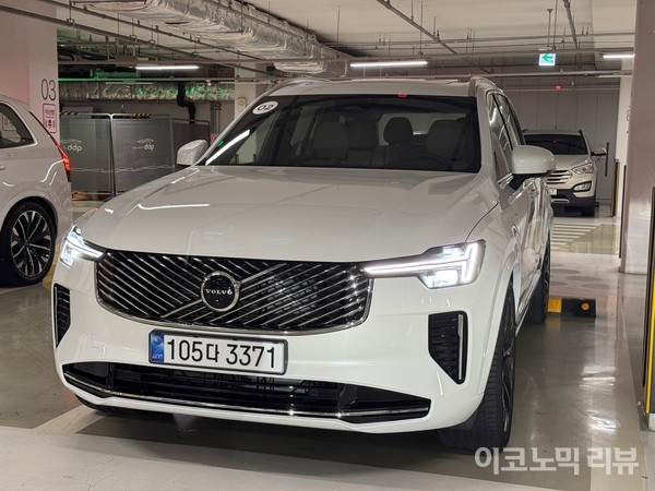 10일 서울 동대문구에서 XC90이 주차돼 있다. 사진=양정민 이코노믹리뷰 기자