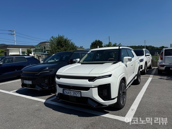 11일 경기 양평군에서 액티언 하이브리드가 주차돼 있다. 사진=양정민 이코노믹리뷰 기자