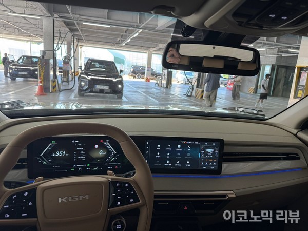 액티언 하이브리드 운전자 시야. 사진=양정민 이코노믹리뷰 기자