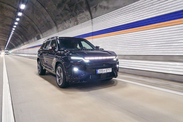 액티언 하이브리드 주행 장면. 사진=KGM