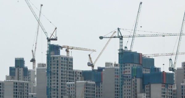 서울의 한 아파트 공사 현장. 사진=연합뉴스