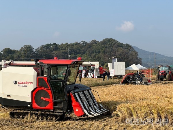 지난 2023년 발표된 대동 자율주행 농기계. 사진=양정민 이코노믹리뷰 기자