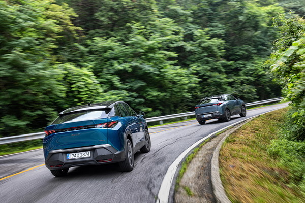 푸조 올 뉴 3008 스마트 하이브리드 주행 장면. 사진=스텔란티스코리아