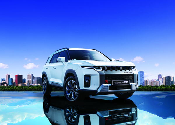 KG모빌리티는 기업 첫 하이브리드 모델인 '토레스 하이브리드'를 선보였다고 11일 밝혔다.사진=KG모빌리티