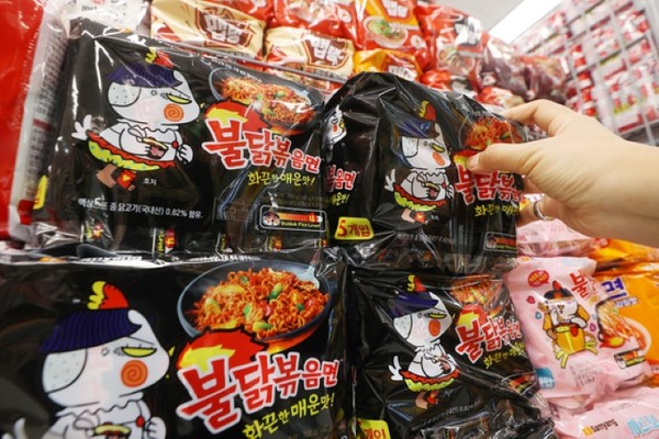 서울의 한 대형마트에 진열된 삼양식품 제품. 사진=연합뉴스