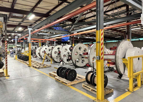 에식스솔루션즈 북미 공장 내 변압기용 특수 권선 설비. 사진=LS