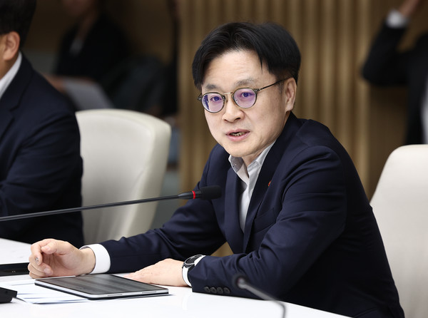 김정관 산업통상자원부 장관이 서울 중구 대한상공회의소에서 열린 '대미 통상 전략 라운드 테이블'에서 모두발언하고 있다. 사진=연합뉴스