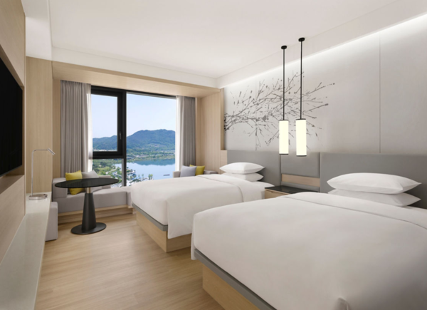 코트야드 바이 메리어트 세종이 ‘이브닝 딜라이트 패키지’를 6월 말까지 선보인다. ‘2025 숙박세일페스타’와 연계해 3만원 할인쿠폰 혜택도 받을 수 있다.