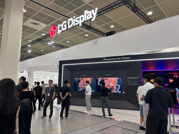 LG디스플레이 부스 전경. 사진=이코노믹리뷰 김효경 기자.