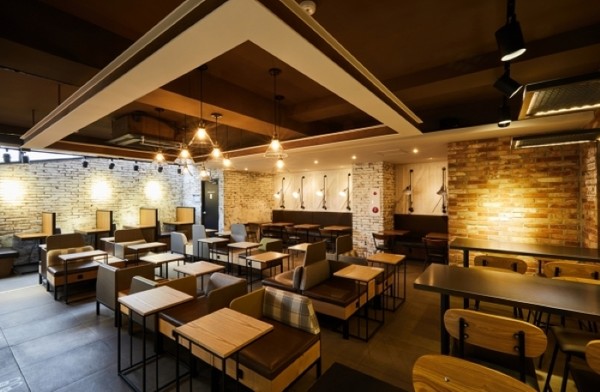 1인석, 칸막이 좌석 등이 구비된 할리스커피 종로본점. 사진=할리스커피