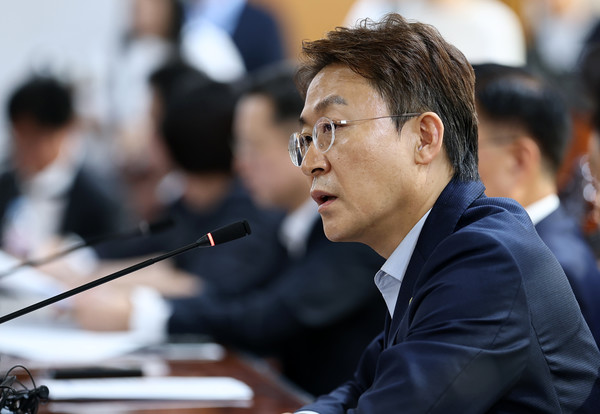 권대영 금융위원회 부위원장이 21일 서울 은행연합회에서 열린 석유화학 사업재편 금융권 간담회에서 발언하고 있다. 사진=연합뉴스