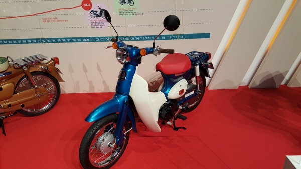 혼다 '슈퍼커브' 3세대. 사진=이코노믹 리뷰 DB