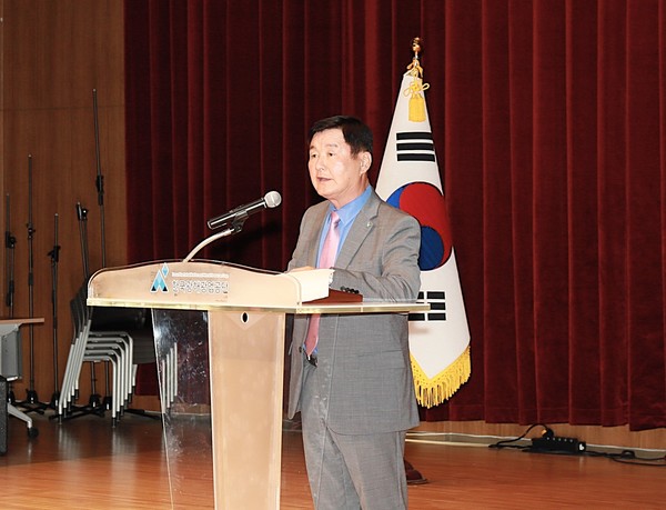 한국광해광업공단 본사 대강당에서 열린 창립 4주년 기념식에서 황영식 사장이 인사말을 하고 있다. 사진=한국광해광업공단