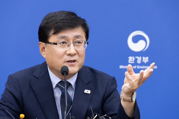 김성환 환경부 장관이 서울 서초구 한강홍수통제소에서 환경부 출입기자단과 간담회를 하고 있다. 사진=연합뉴스