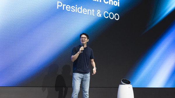 최성환 SK네트웍스 사업총괄 사장이 서울시 광진구 워커힐 호텔에서 열린 ‘SK네트웍스 AI WAVE 2025’에서 기조 연설을 하고 있다. 사진=SK네트웍스