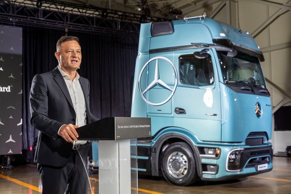 더 뉴 악트로스 L 프로캐빈 & 플릿보드 프리미어. 스타트럭코리아 안토니오 란다조 CEO. 사진=스타트럭코리아