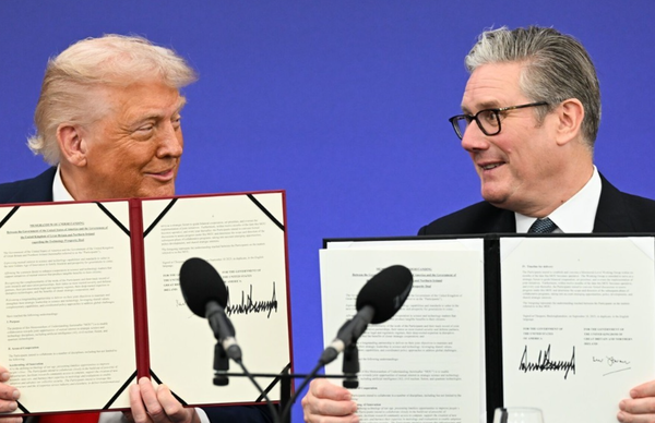 미영 정상이 기술 협약에 서명하고 있다. 사진=연합뉴스