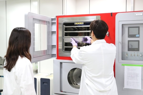 hy가 자체 개발한 '녹용유산균발효분말'이 식품의약품안전처로부터 개별인정을 획득했다. 사진=hy