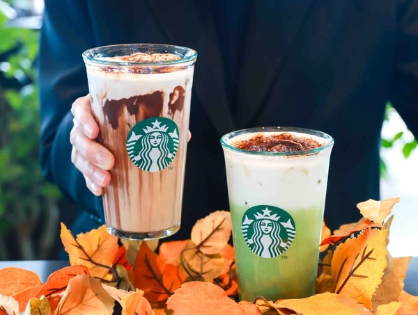 블랙 글레이즈드 라떼(왼쪽)과 말차 글레이즈드 티 라떼. 사진=스타벅스 코리아