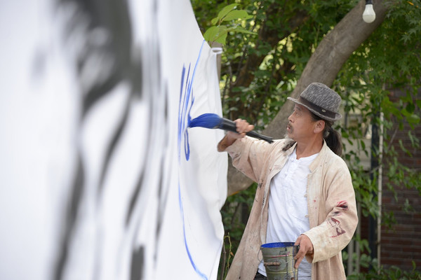 시주풍류에서 신평 김기상 화백. 사진 제공 = 송영숙 선릉아트홀 대표.