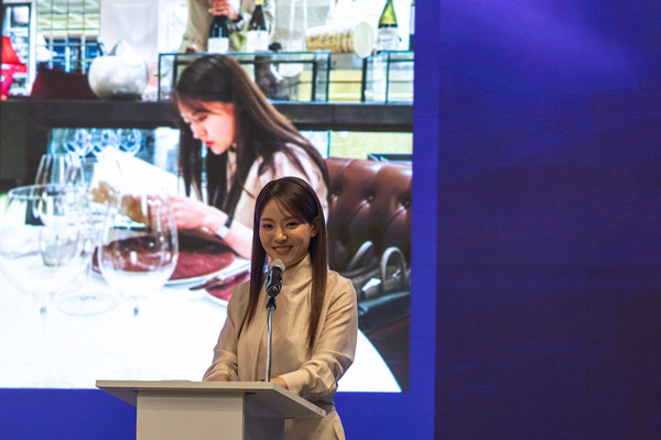 ‘홍콩 메가 이벤트 쇼케이스 미디어 런천’에서 박은영 셰프가 축사를 하고 있다. 박은영 셰프는 홍콩에 대해 “끝없이 영감을 주는 도시”, “진정한 미식가들의 천국”이라고 표현했다. (사진 = 홍콩관광청)