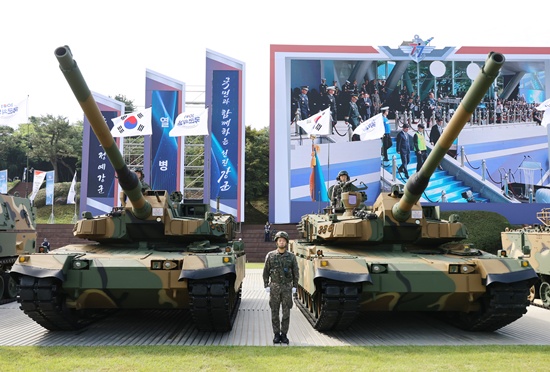 국군의날 미디어데이 행사에서 공개된 K2전차(흑표). 사진=연합뉴스
