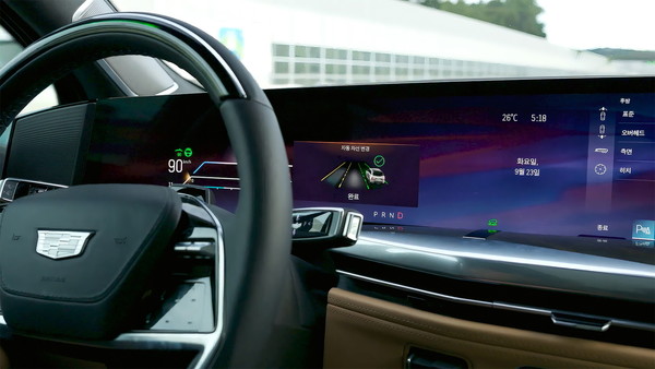 슈퍼크루즈 핸즈프리 주행상태. 사진=한국GM