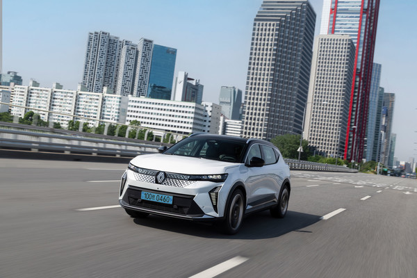 세닉 E-테크 주행 모습. 사진=르노코리아