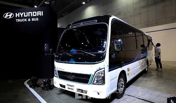 현대 카운티 일렉트릭 버스 사진=이코노믹리뷰 DB