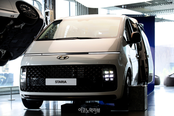 30일 서울 강남구 현대모터스튜디오서울에 현대차가 22년만에 선보이는 MPV차량 스타리아가 전시되어 있다. 사진=이코노믹리뷰 DB